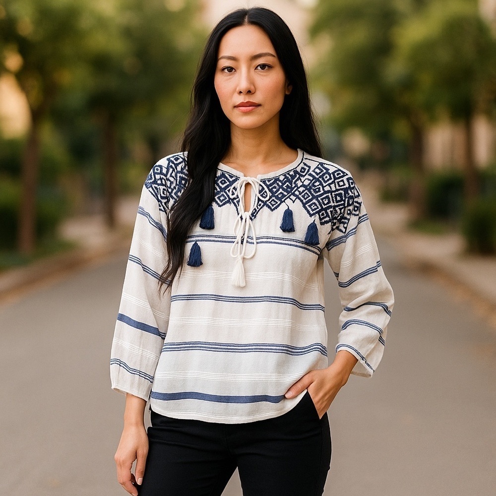 Cupio Women's size Small Navy White Boho Peasant style embroidered tassel Blouse